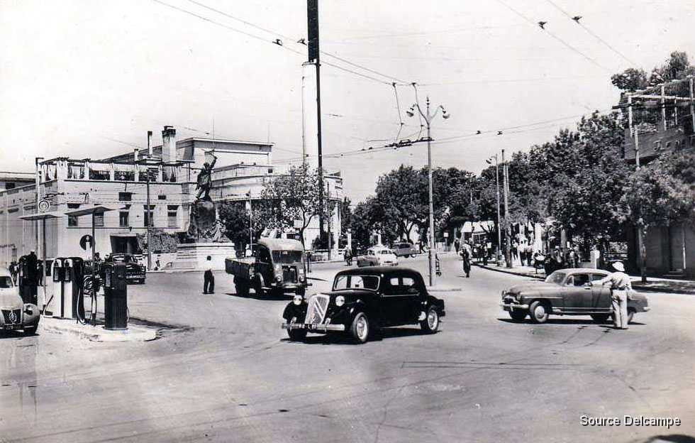 Algerie Constantine Place Lamoriciere.jpg